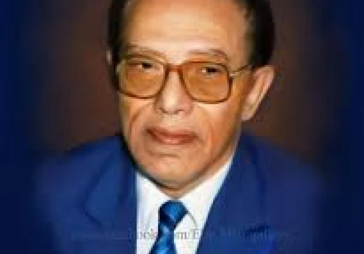 الدكتور مصطفى محمود… رحلة عقل وقلب بين العلم والإيمان