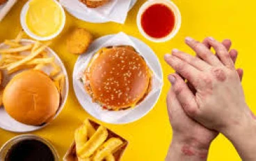 إنهم يسعدون ، ويأكلون المزيد والمزيد ، لكنهم يسلبون صحتنا: معضلة الأطعمة فائقة المعالجة