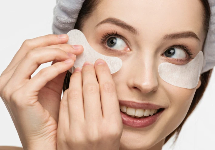 أسباب تجاعيد الوجه وكيف تحافظين على بشرتك شابة دائمًا