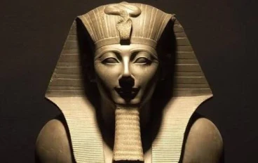 كيف بنى تحتمس الثالث الإمبراطورية المصرية بالذهب والسيف؟