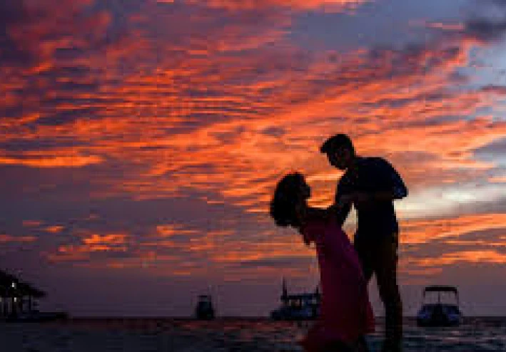 علاقات الحب من خلال الشبكات الاجتماعية: "إنه يجعلنا غير ملتزمين لدرجة نسيان أن العلاقة ليست مثالية"