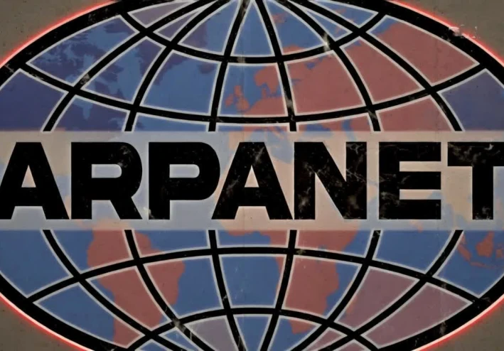 المرحلة الأولى: كيف وُلد الإنترنت؟