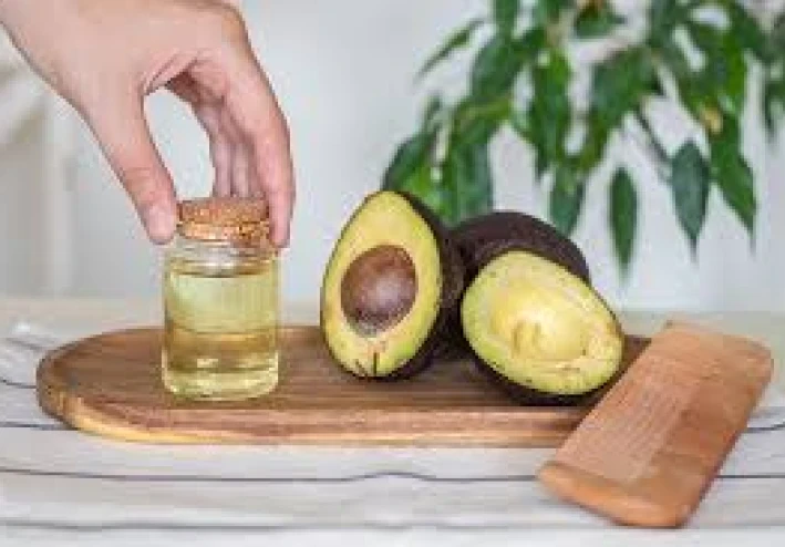 11 معلومة يجب أن تعرفها عن زيت الأفوكادو
