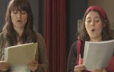 جميع فوائد الغناء: اليقظة التي تعمل كعلاج مضاد للإجهاد ، وتقوي الرئتين وتحسن جهاز المناعة