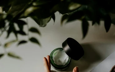 من أول استخدام:كيف تختارين منتجات طبيعية تمنح بشرتك ما تحتاجه؟ 