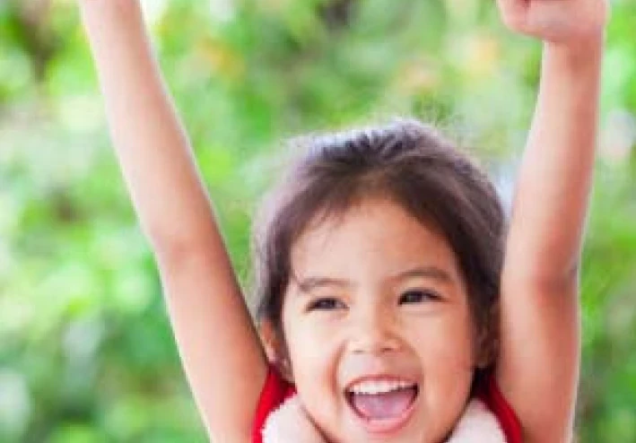 دور الوالدين في تعزيز الثقة بالنفس لدى الأطفال