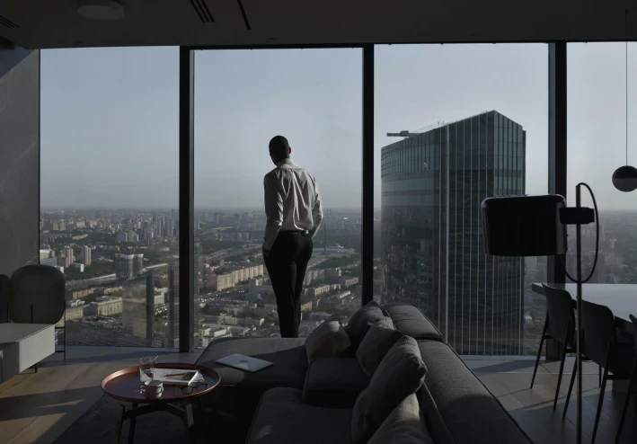 الحياة بين الواقع والخيال