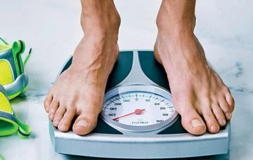 العادة البسيطة التي يمكنك القيام بها كل صباح لتصفية ذهنك وتسريع عملية التمثيل الغذائي وفقدان الوزن