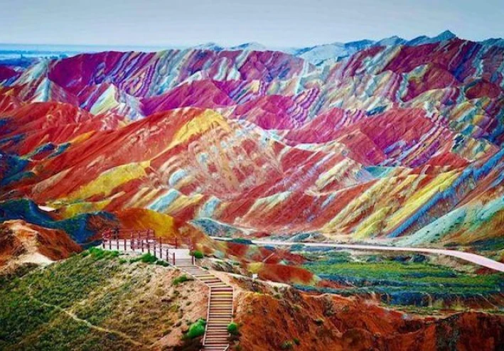 أغرب وأروع العجائب الطبيعية والتقاليد والأماكن الغريبة في العالم