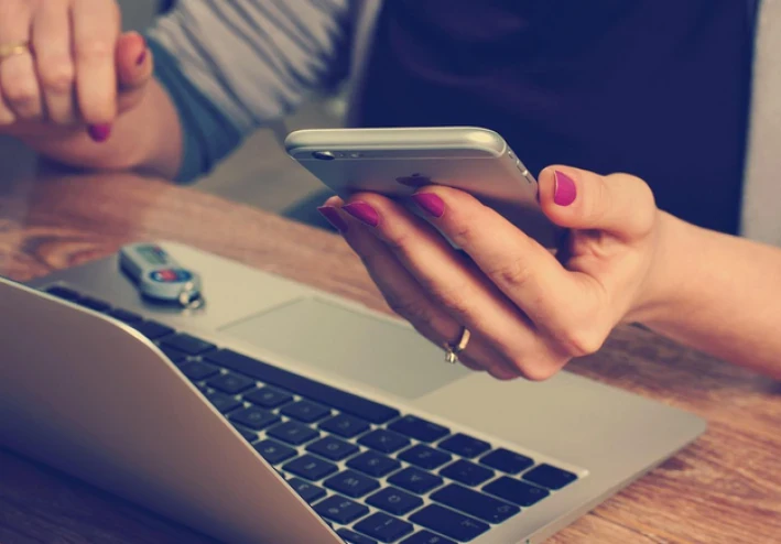 "المحاسبة المالية من الألف إلى الياء: دليل الطالب والمعلم نحو التميز المهني."