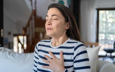 "لا تصمت بشأن رأيك": تساعدك أورورا ميكافيلا على إخبار شخص ما أنك لا توافق عليه دون إثارة التوتر