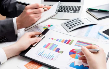 الاستثمار والتجارة: دليل شامل لبناء المال وصناعة الفرص في عالم متغير