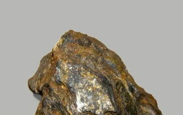 لسـبـيـنـل… الحجر البديل الذي سرق الأضواء