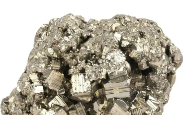 التسافوريت… زمرد أفريقيا الأخضر الزاهي