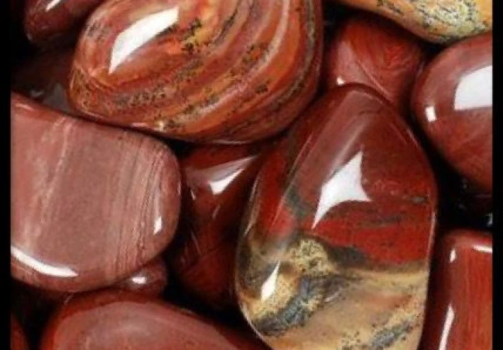 الغارنيت… الحجر الأحمر الملكي