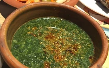 🥣 طريقة عمل الملوخية في البيت بطعم أحلى من المطاعم – وصفة مصرية أصلية خطوة بخطوة