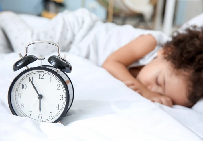 دكتور مورا ، طبيب نفسي ، على أفضل روتين لنوم مريح: "الانتظام هو أساس الساعة البيولوجية"