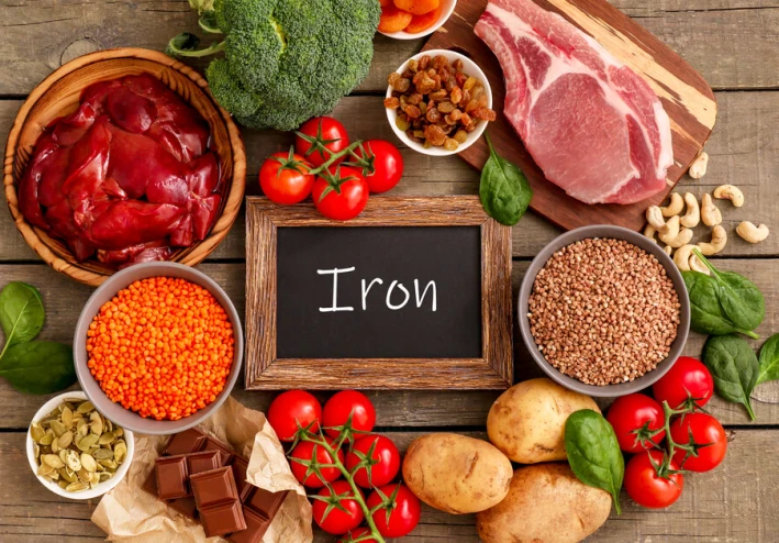 هذه هي الطريقة التي يؤثر بها نقص الحديد عليك: الأعراض والحلول