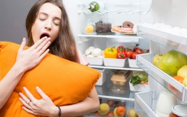 روبرتو دومينغيز ، طبيب ، حول ما إذا كان النوم السيئ يجعلك أكثر جوعا:" يؤدي إلى زيادة تناول الدهون أو السكريات"