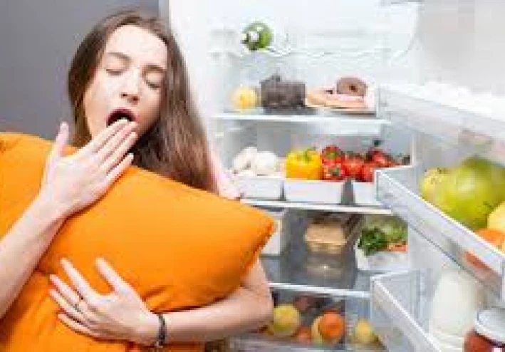 تناول العشاء أثناء مشاهدة مسلسلاتك المفضلة يجعلك سمينا: المزيج المثالي لإرسال نظامك الغذائي إلى زيادة السرعة