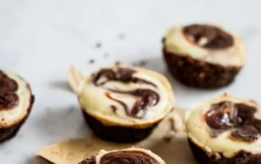 🧁 مافن براونيز بالجبن -  حلوى فاخرة تجمع بين الشوكولاتة والجبن 🧀🍫