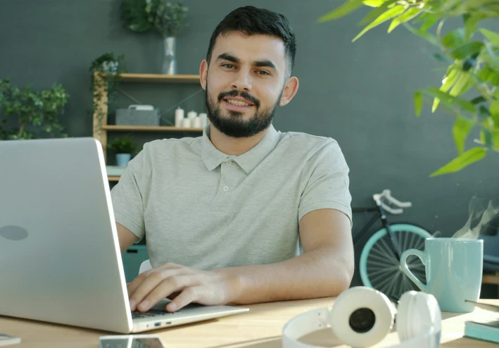 الربح من الإنترنت للمبتدئين في 2026: دليل شامل خطوة بخطوة.