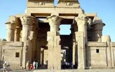 أهمية المعابد والمسلات في مصر القديمة وتأثيرها على ملوك مصر