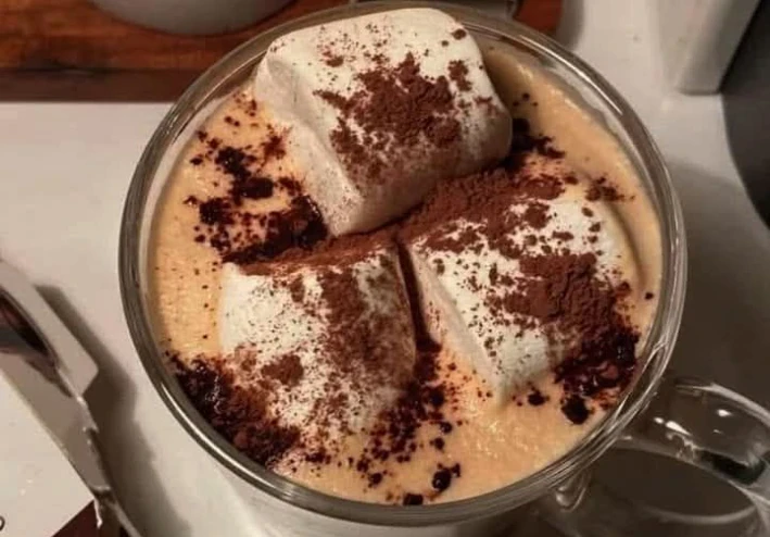 ☕️ دفء البيت في كوباية: 5 مشروبات سخنة لذيذة تلمّ الشتا وتنعش الروح ❄️