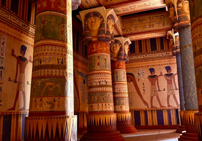 الحياة الدينية في العصر الفرعوني | دراسة تاريخية شاملة بالمراجع