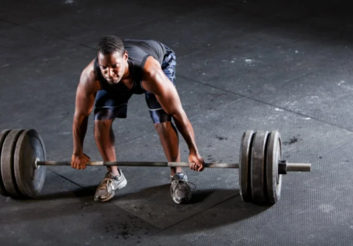 "رفع الأثقال بطريقة أو بأخرى في حياتنا اليومية غير قابل للتفاوض ، حتى لو كان هناك فتق"