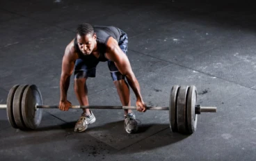  "رفع الأثقال بطريقة أو بأخرى في حياتنا اليومية غير قابل للتفاوض ، حتى لو كان هناك فتق"