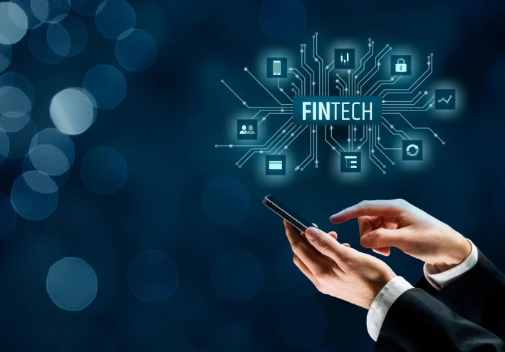 كيف غيّرت التكنولوجيا تعاملنا اليومي مع المال