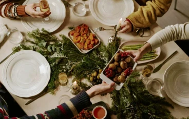 خمس نصائح لتجنب سوء الهضم مع وجبات عيد الميلاد