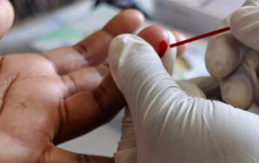 يمكن لوخز الإصبع وبضع قطرات من الدم اكتشاف مرض الزهايمر