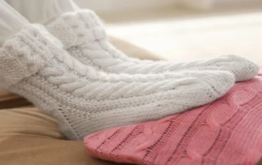 يعاني دائما من برودة القدمين: "هذا ليس طبيعيا ، ربما تحذرك صحتك"