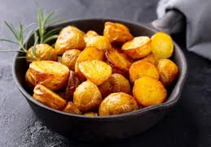 رقائق البطاطس أو الزيتون: المعركة بين قنبلة السعرات الحرارية والملح و 'أوزمبيك البار'