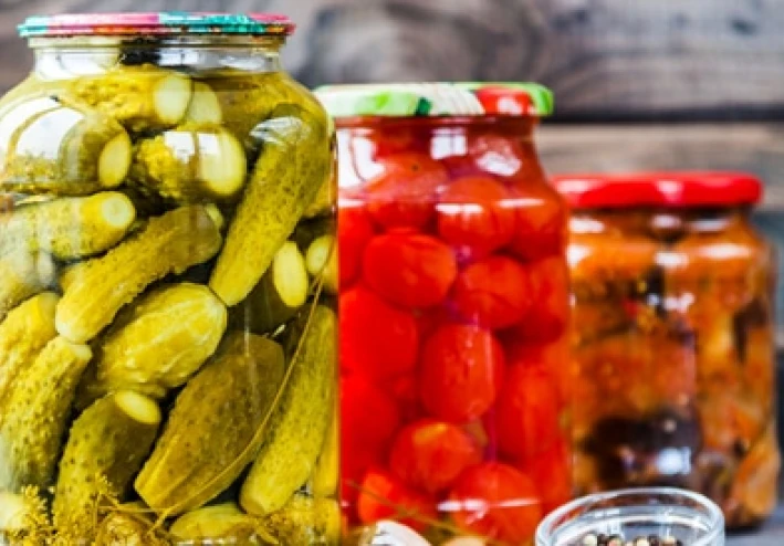 "يجب أن يكون إلزاميا تناول المخللات والمخللات في الخل في كل وجبة"