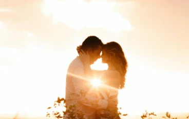 بين نبضة قلب ونظرة عين… قصة حب واقعية خطفت القلوب