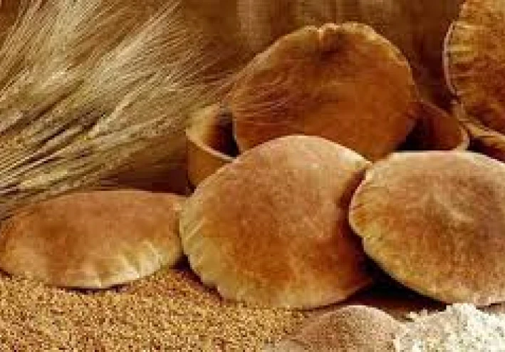 مريض الجهاز الهضمي: "يرتبط دقيق القمح الكامل بانخفاض خطر الإصابة بأمراض طويلة الأمد"