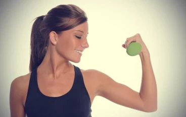 الدمبل والسعرات الحرارية ، والتوازن الصعب لانقاص الوزن واكتساب العضلات في نفس الوقت دون تخريب كل ما تبذلونه من جهود