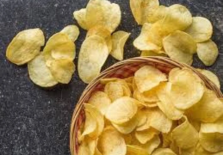 لهذا السبب عندما تفتح كيسا من رقائق البطاطس ، لا يمكنك التوقف عن الأكل حتى تتركه فارغا