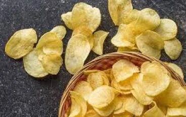 لهذا السبب عندما تفتح كيسا من رقائق البطاطس ، لا يمكنك التوقف عن الأكل حتى تتركه فارغا