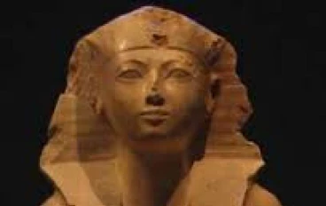 المرأة والعرش: الملكات اللاتي حكمن من خلف الستار في مصر القديمة