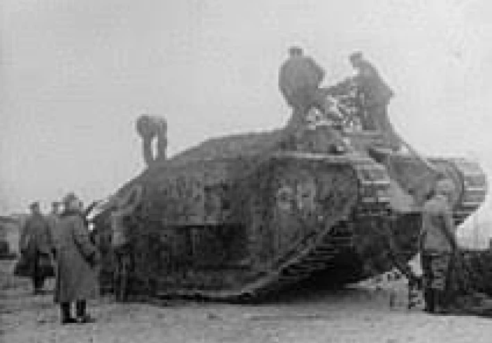 قصة الفولاذ: رحلة بناء أول دبابة في التاريخ