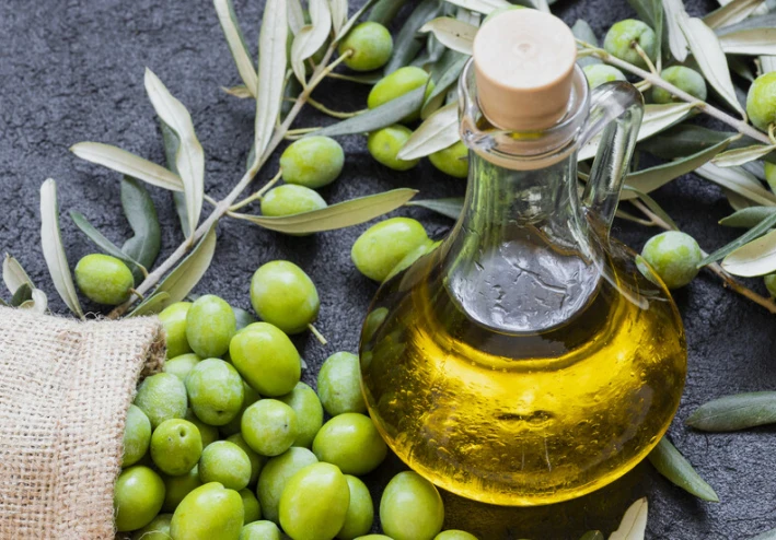 يساعد زيت الزيتون البكر على الحفاظ على الصحة المعرفية لكبار السن من خلال الجراثيم المعوية