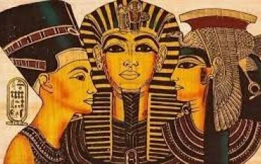 ملكات مصر القديمة بين قدسية المعبد وسلطة المسلة