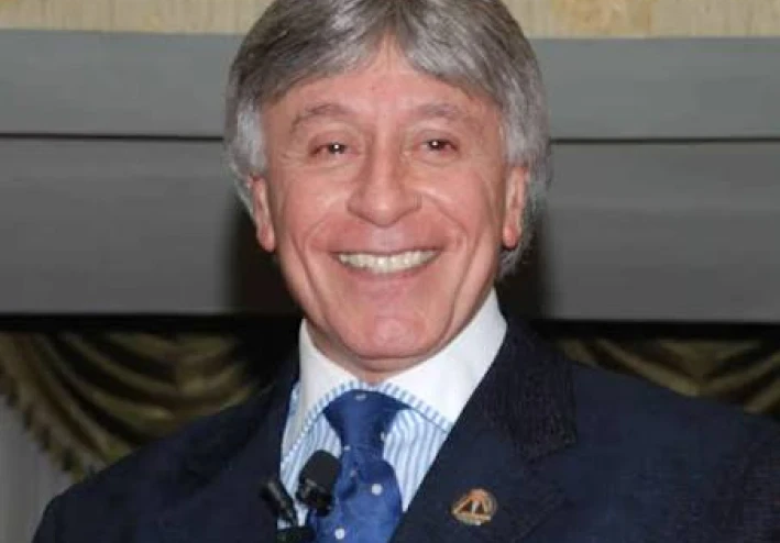 من غشل الصحون إلى قمة التنميه البشريه : قصه نجاح الدكتور إبراهيم الفقي