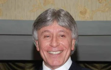 من غشل الصحون إلى قمة التنميه البشريه : قصه نجاح الدكتور إبراهيم الفقي