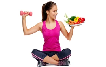 من مخفوق البروتين في صالة الألعاب الرياضية إلى شرائح اللحم المشوية في المنزل: متى وماذا تأكل بعد التدريب