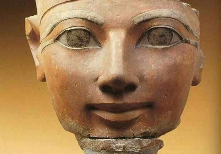 تماثيل حتشبسوت: بين القوة السياسية ومحاولة محو الذاكرة